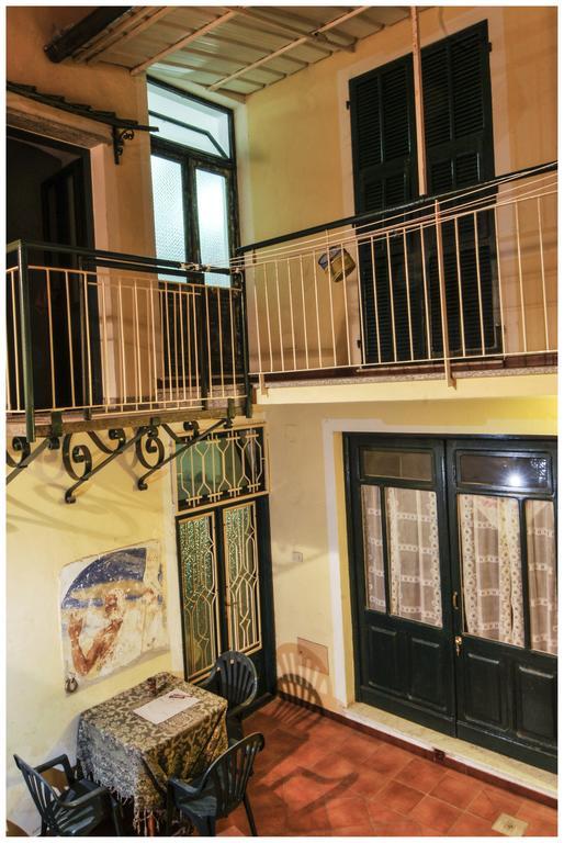 卡鲁吉乌住宿加早餐旅馆 切里亚莱 外观 照片